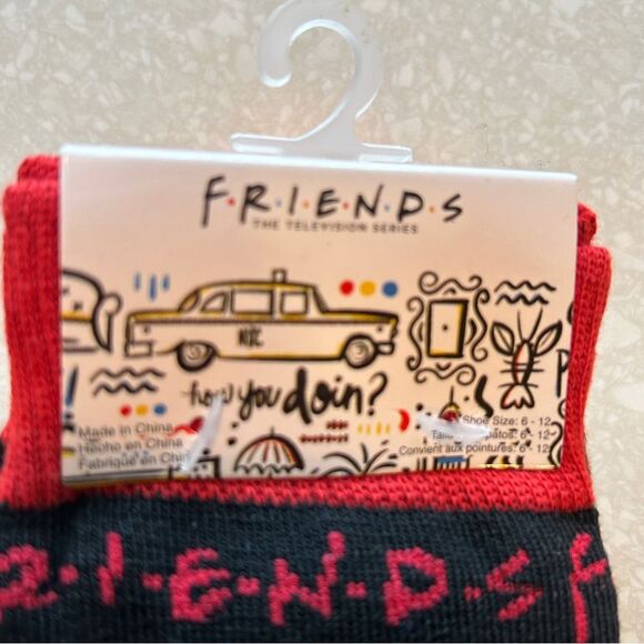 Friends Sitcom 2 Pack Unisex Adult Socks Chandler Monica Phoebe Rachel Ross Joey - Picture 2 of 3